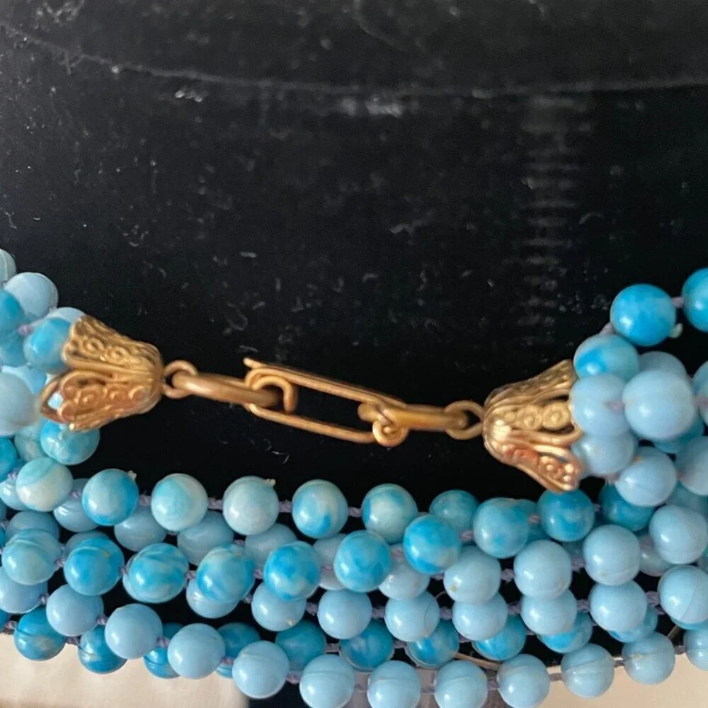 VINTAGE BEADED NECKLACE BLUE CIRCA 1970s
